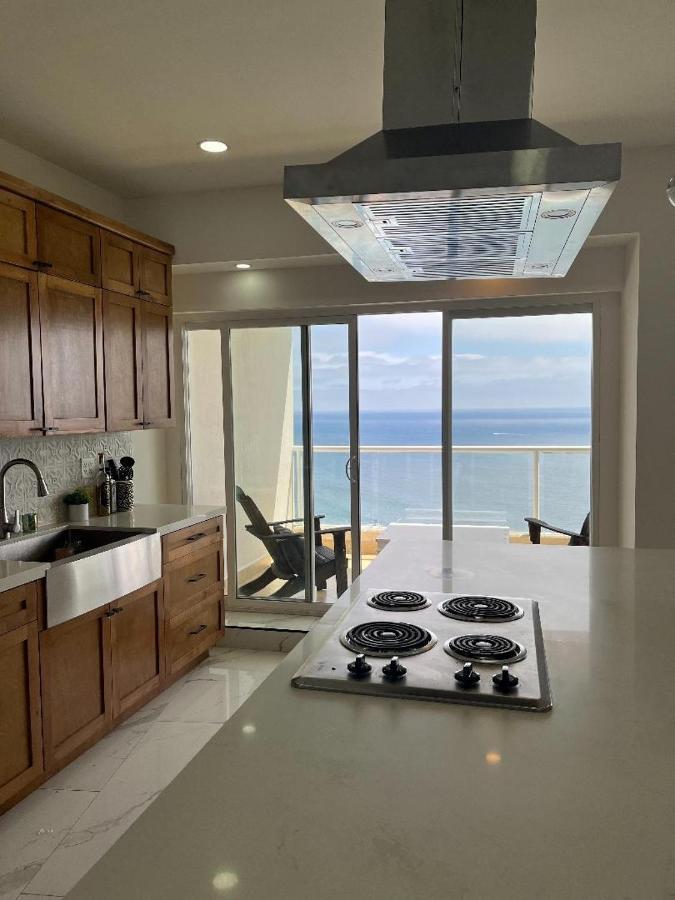 Beachfront 4 Bedroom Penthouse - Pool Steps To Beach & Mins To Downtown Rosarito Exterior foto